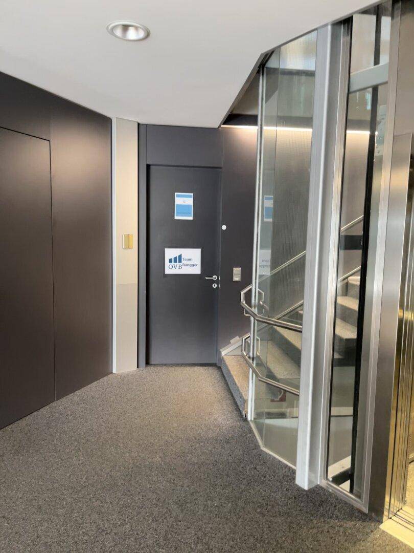 Attraktives Büro/Praxis in Attnang-Puchheim 126 m² – gepflegt, zentral und mit Stellplätzen! - Ansicht 4