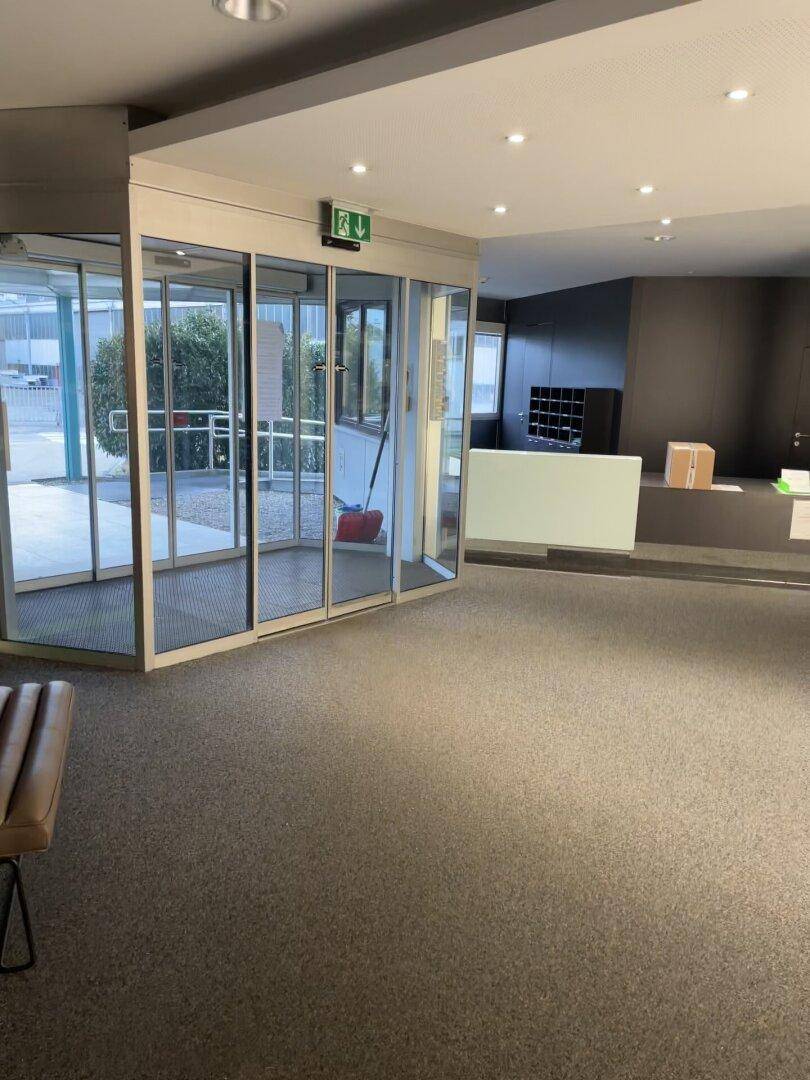Attraktives Büro/Praxis in Attnang-Puchheim 126 m² – gepflegt, zentral und mit Stellplätzen! - Ansicht 2