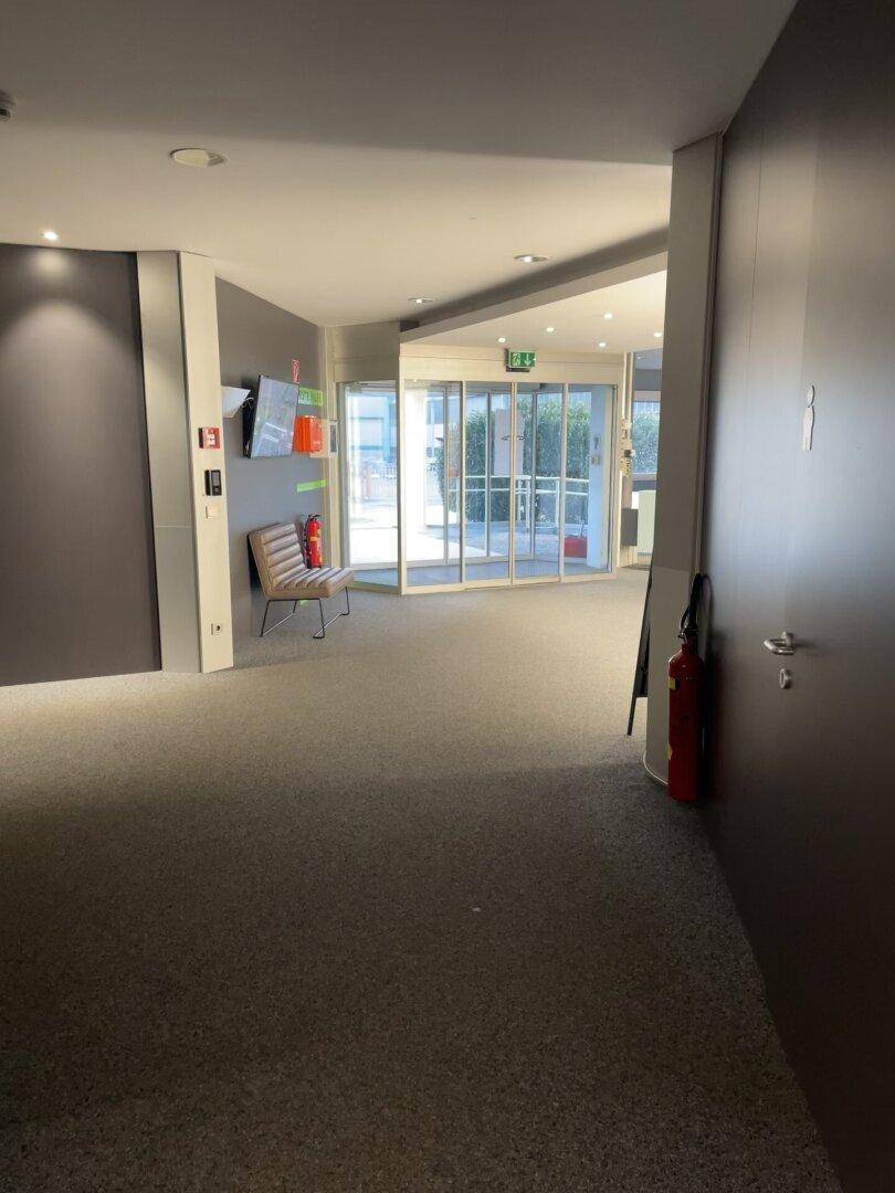 Attraktives Büro/Praxis in Attnang-Puchheim 126 m² – gepflegt, zentral und mit Stellplätzen! - Ansicht 5
