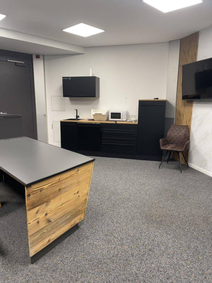 Attraktives Büro/Praxis in Attnang-Puchheim 126 m² – gepflegt, zentral und mit Stellplätzen! - Mehr