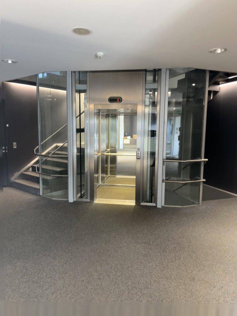 Attraktives Büro/Praxis in Attnang-Puchheim 126 m² – gepflegt, zentral und mit Stellplätzen! - Ansicht 3