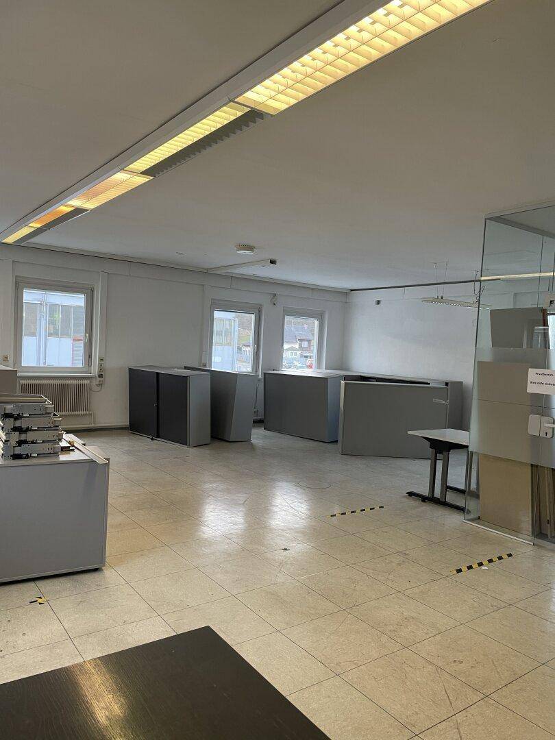 Großzügige Lagerfläche – 232 m² in Attnang-Puchheim – další