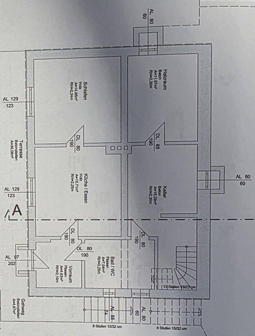 Grundriss des Kellergeschosses mit Heizraum, Keller und Bad/WC.