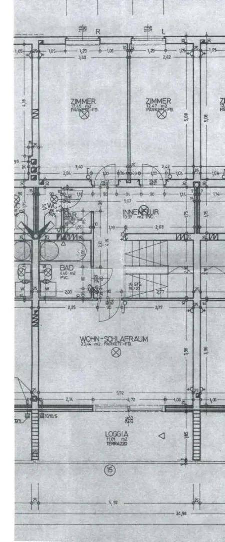 Grundriss mit Schlafzimmern, Bad, separatem WC und einem Wohn-Schlafbereich sowie einer Loggia.
