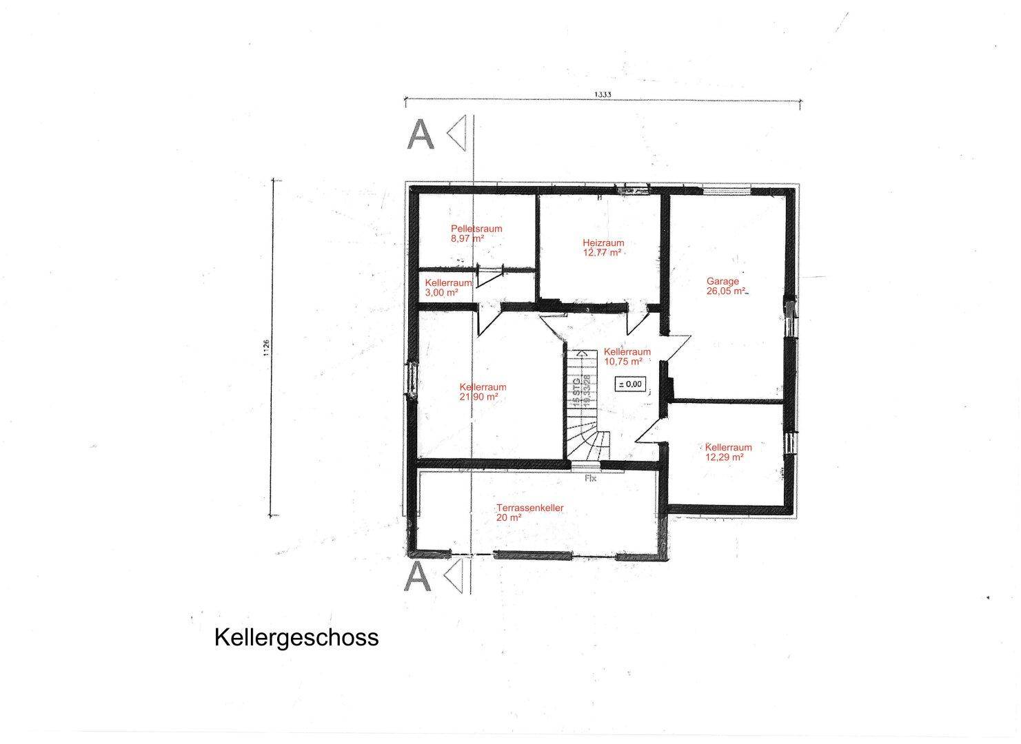 Grundriss des Kellergeschosses mit Kellerräumen, Heizraum und Garage.