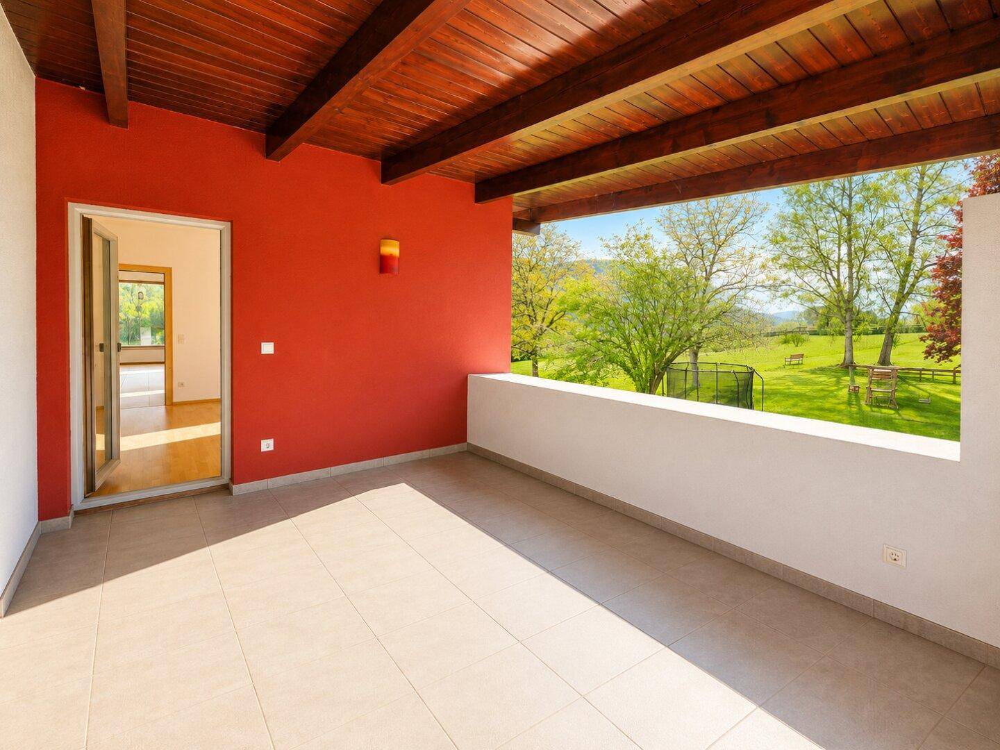 Großzügige Terrasse Kompagnon Immobilien
