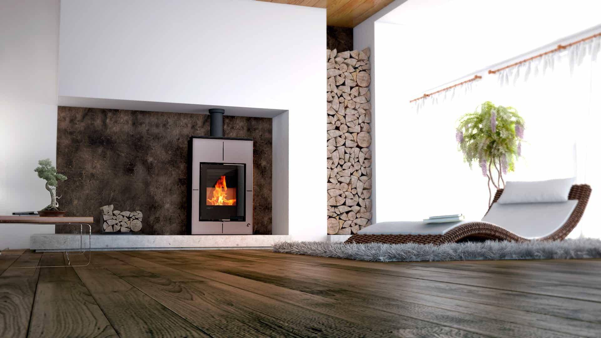 Gemütlicher Raum mit modernem Kamin, Holzscheitlager und bequemer Liegefläche auf Holzboden.
