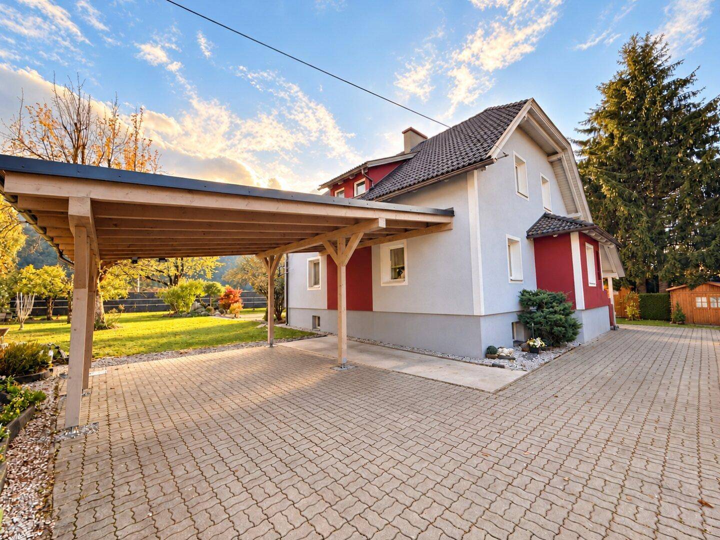 Kompagnon Immobilien Einfahrt / Carport