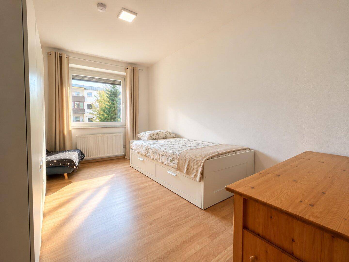 Kompagnon Immobilien GmbH lichtdurchflutetes Schlafzimmer