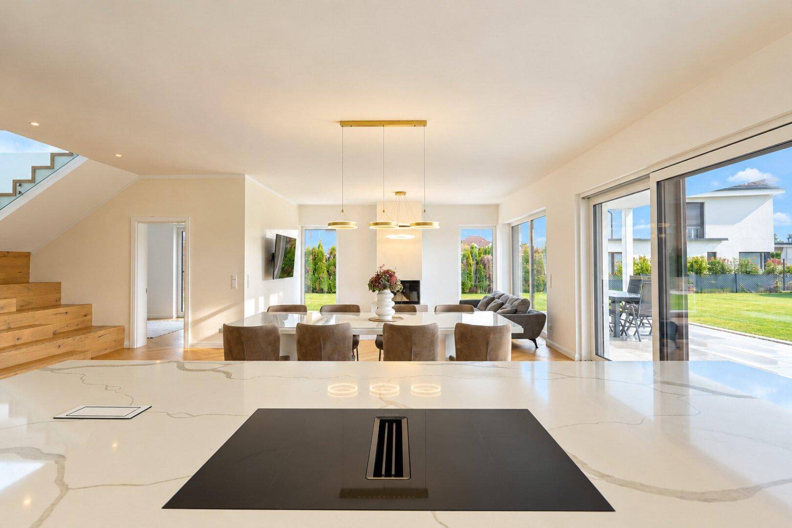 Kompagnon Immobilien GmbH luxuriöser Wohn-& Essbereich