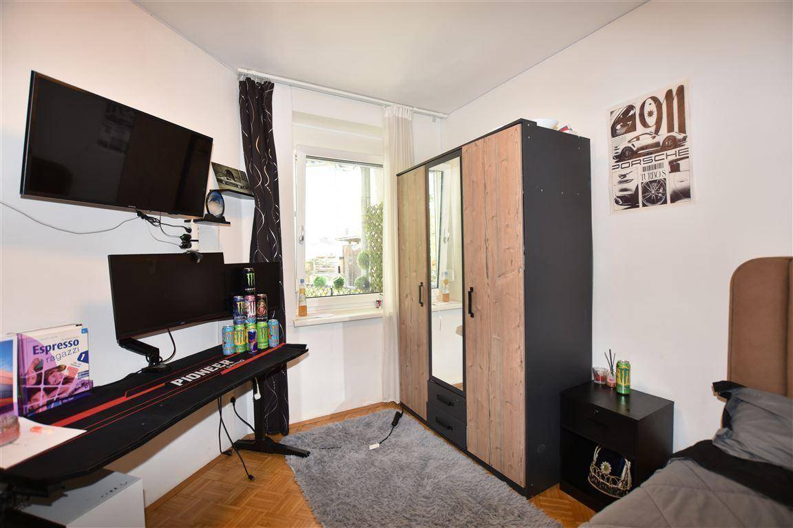 2. Schlafzimmer