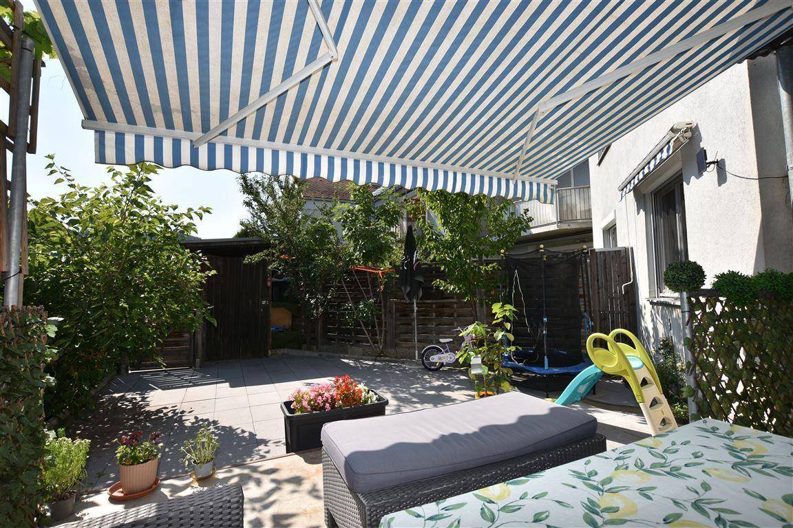 Terrasse mit Garten
