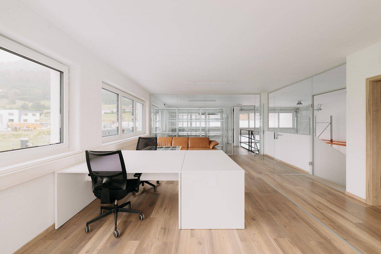 Moderne Gewerbehalle mit Büro, Lager und Top-Ausstattung in Schwaz zu vermieten - View 3