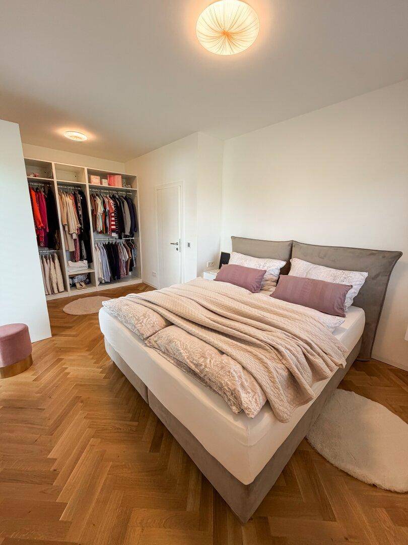 Design trifft Luxus – Doppelhaushälfte mit Top-Ausstattung in Alkoven – další