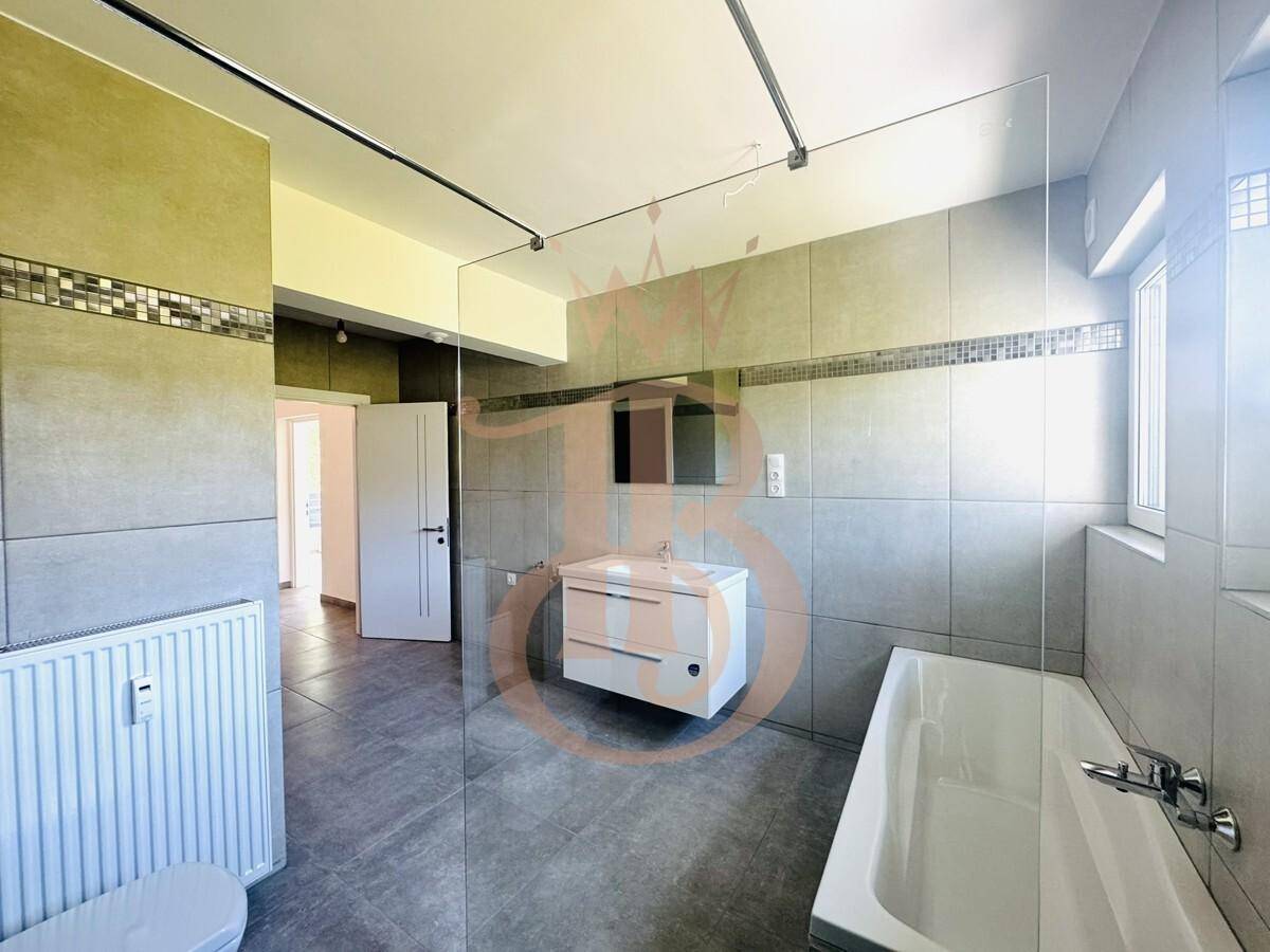 Bad mit DU/ Wanne/ WC