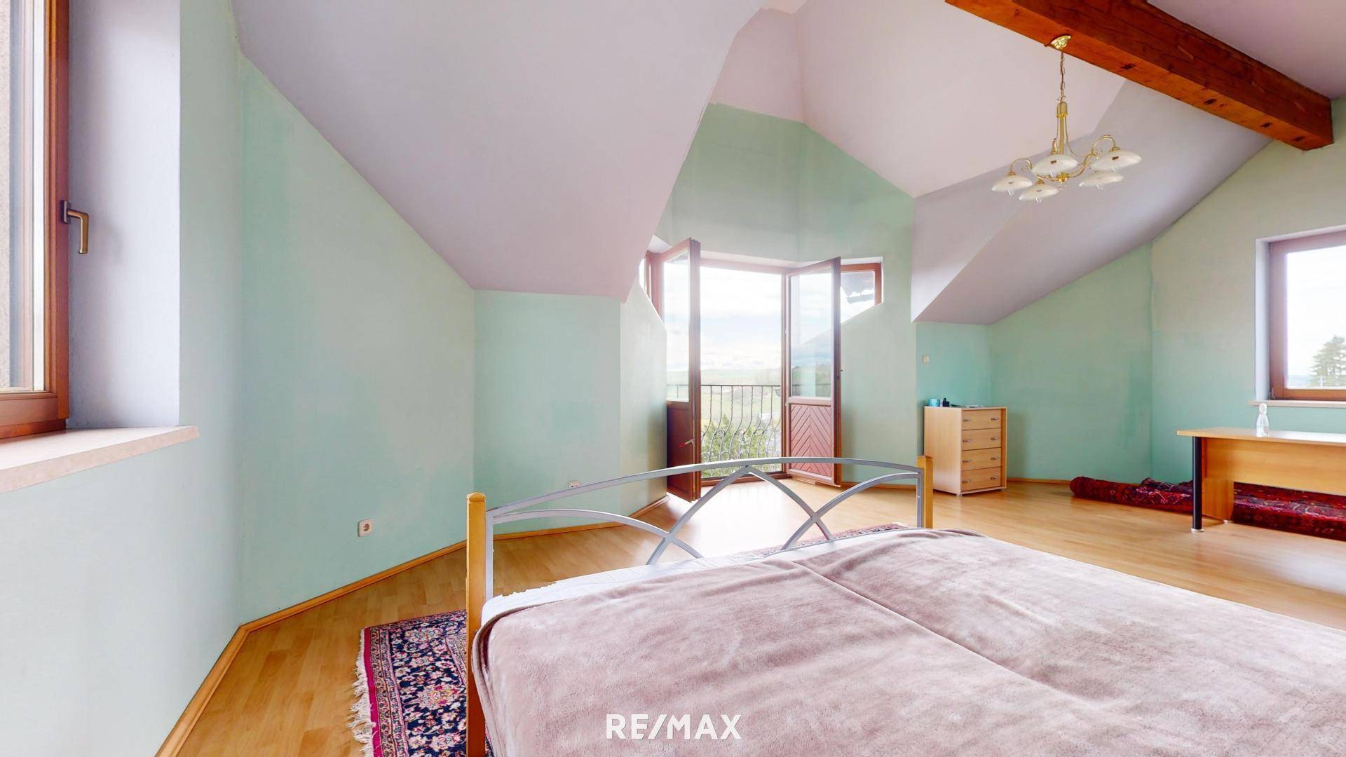Schlafzimmer 1
