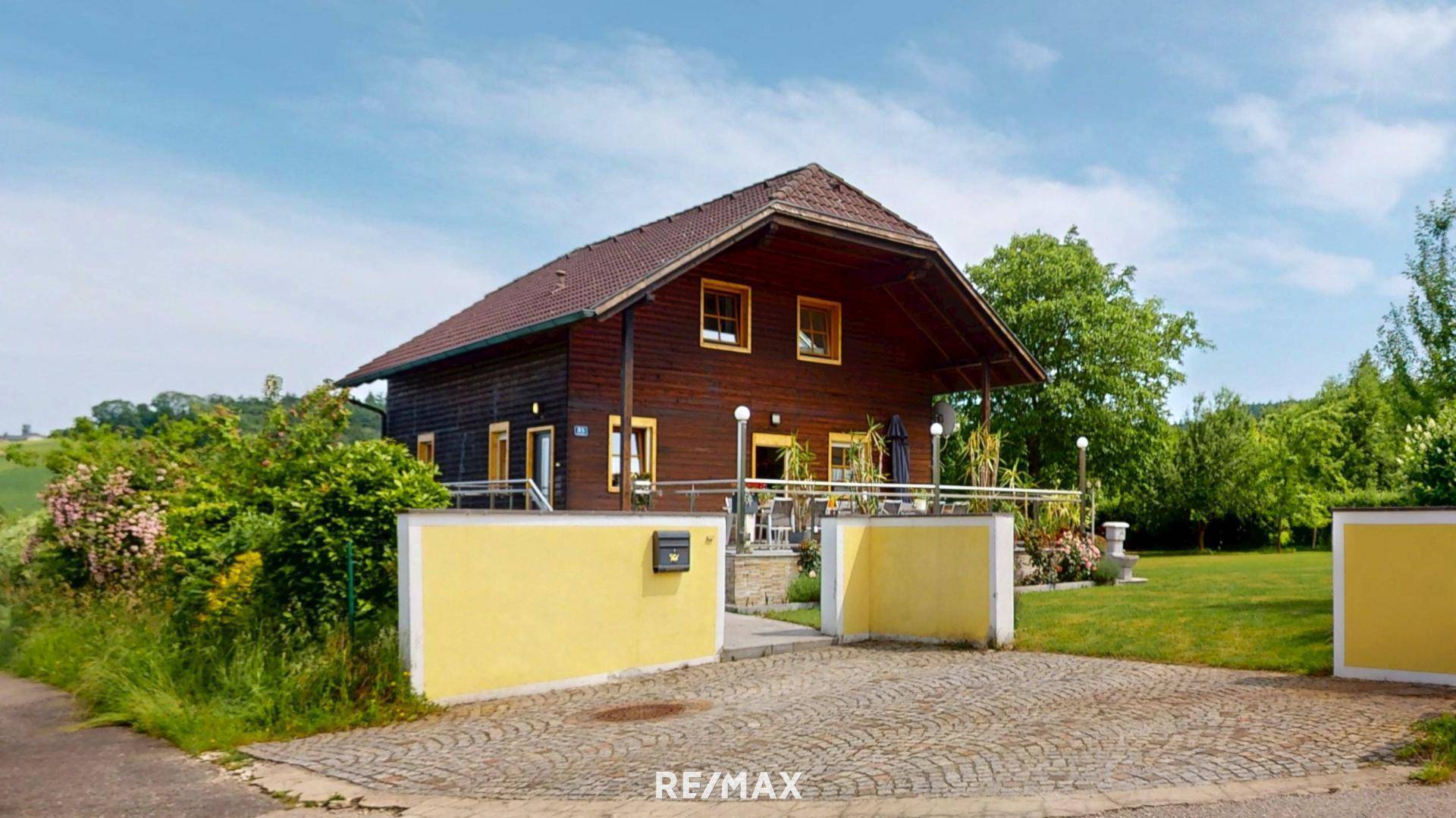 Stellplätze vorm Haus