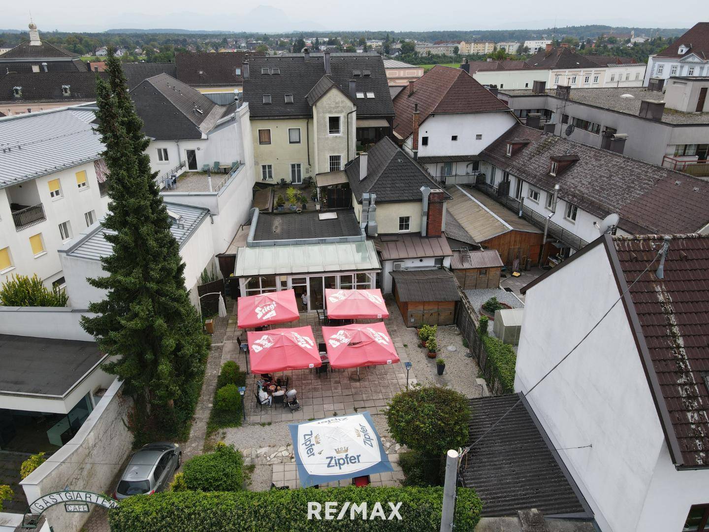 Gastgarten im Innenhof