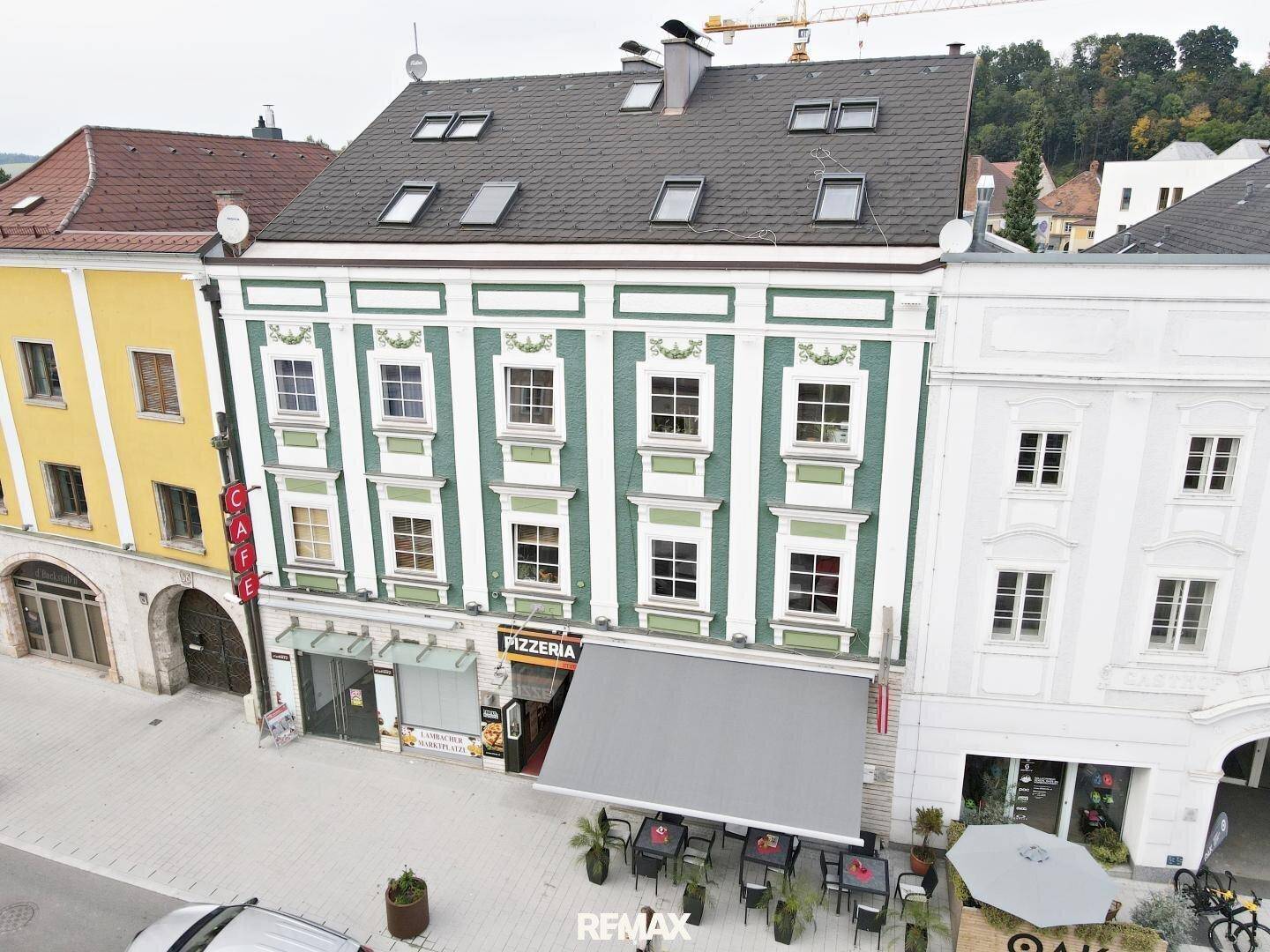 Wohn- und Geschäftshaus