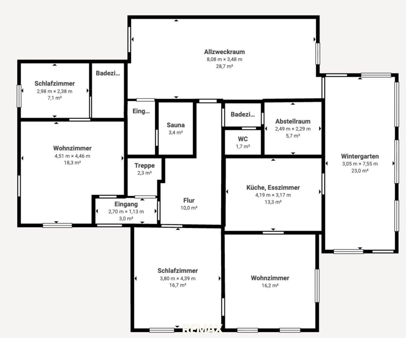 Detaillierter Grundriss mit Schlafzimmern, Wohnzimmer, Küche, Esszimmer, Sauna und einem Wintergarten.