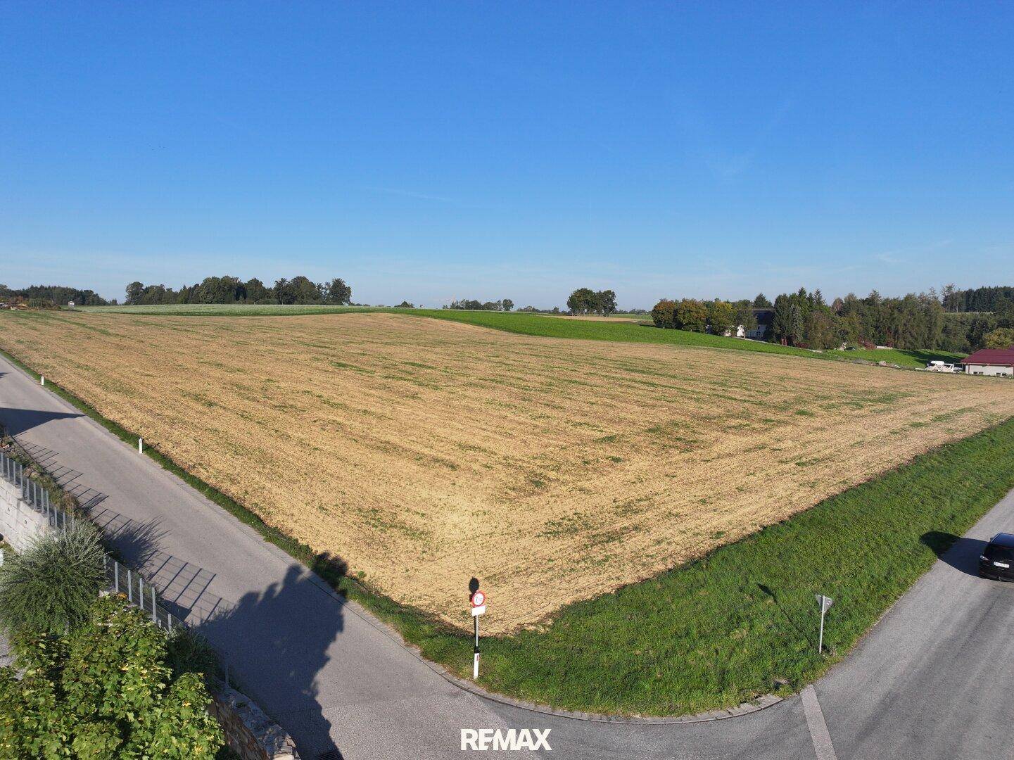 seitlicher Blick aufs Betriebsbaugebiet