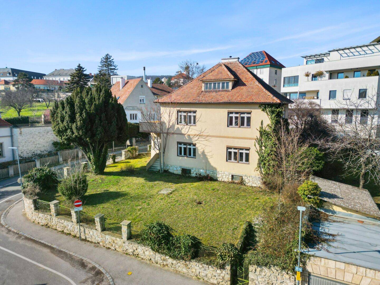 Wo Geschichte wohnt – Stadtvilla mit Weitblick nahe Schloss Esterházy - Widok 6