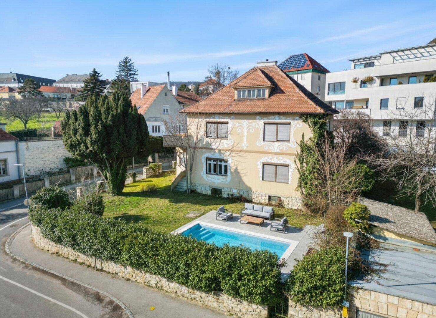 Wo Geschichte wohnt – Stadtvilla mit Weitblick nahe Schloss Esterházy - Widok 5