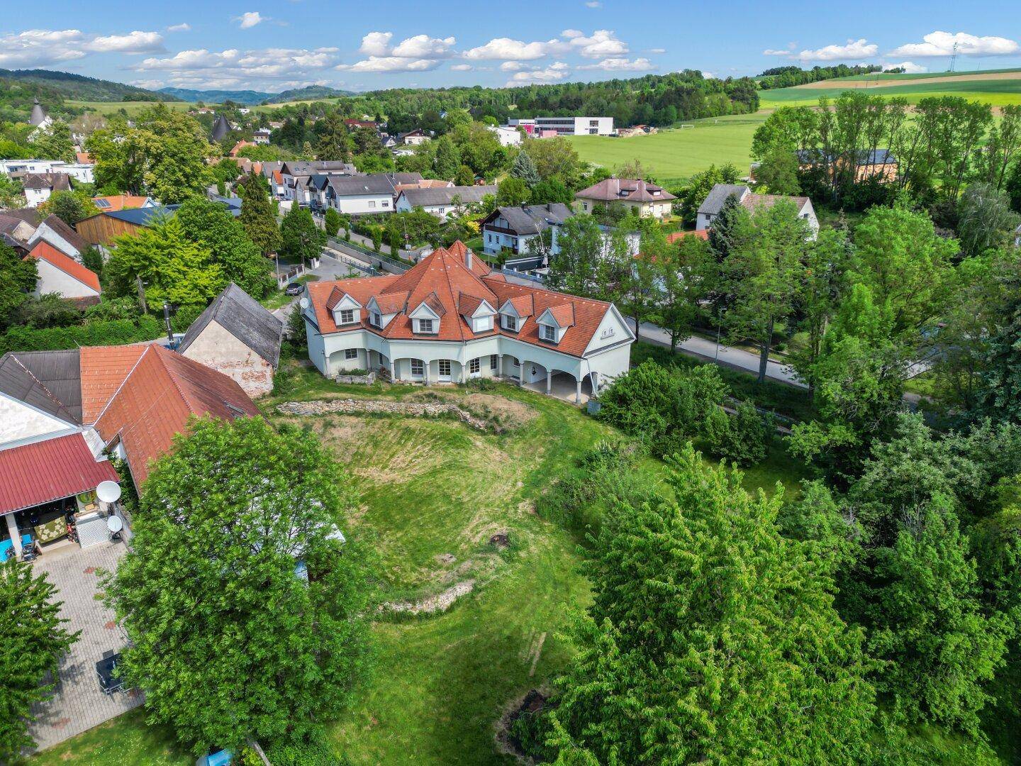 Schlossflair trifft Landhausgefühl – Ein besonderes Haus mit Charakter im Herzen des Mittelburgenlands - Ansicht 2