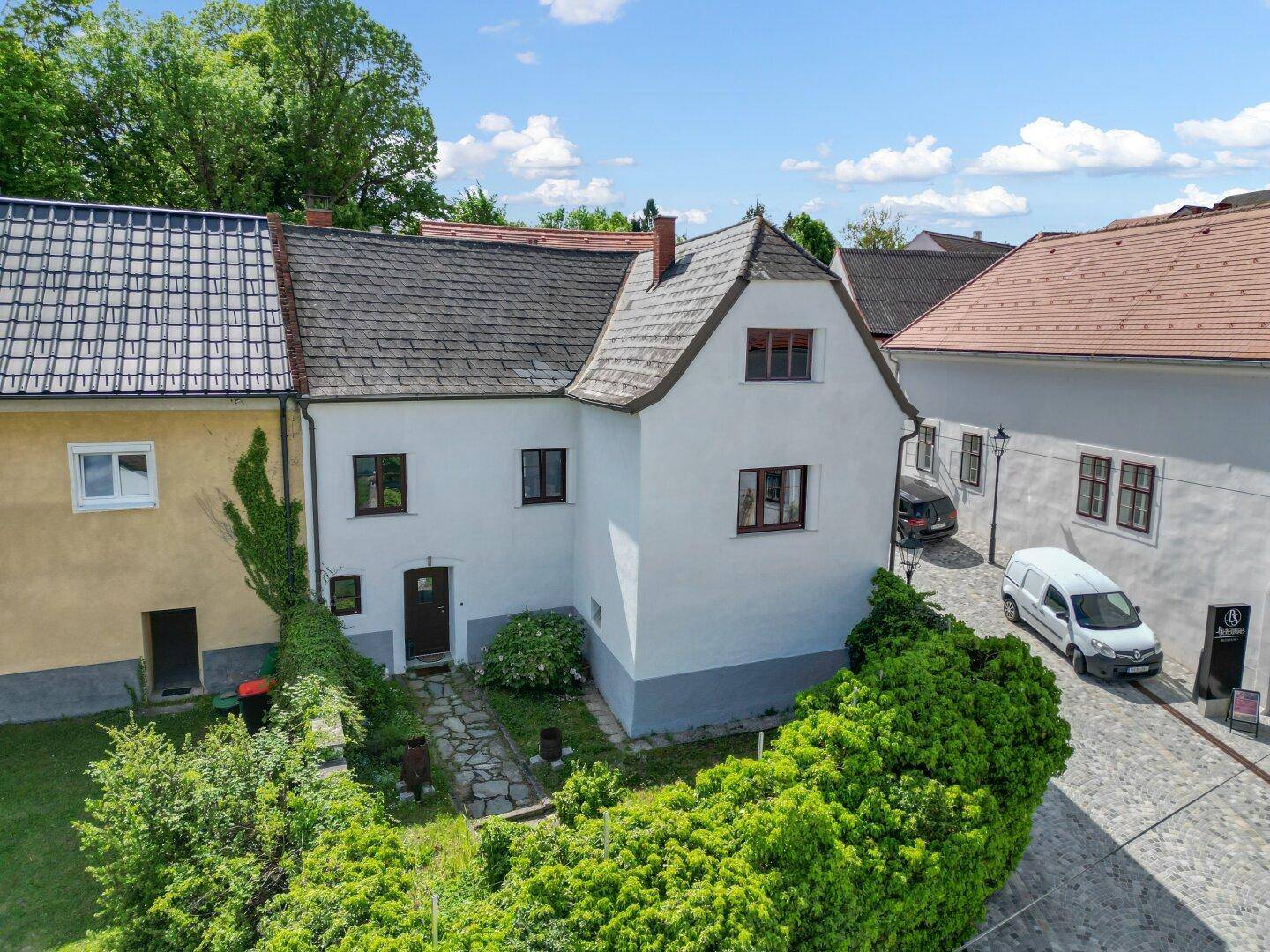 Charmantes Stadthaus mit Gartenidylle, Whirlpool, historischem Charakter &amp; Burgblick - Widok 2