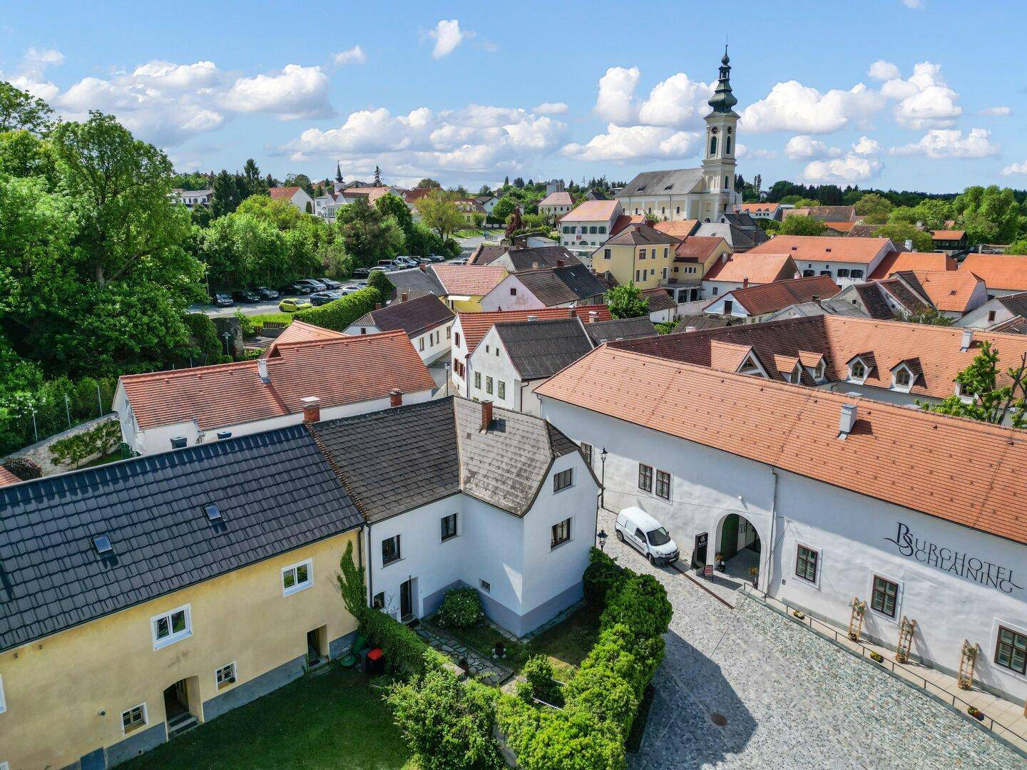 Charmantes Stadthaus mit Gartenidylle, Whirlpool, historischem Charakter &amp; Burgblick - Widok 3