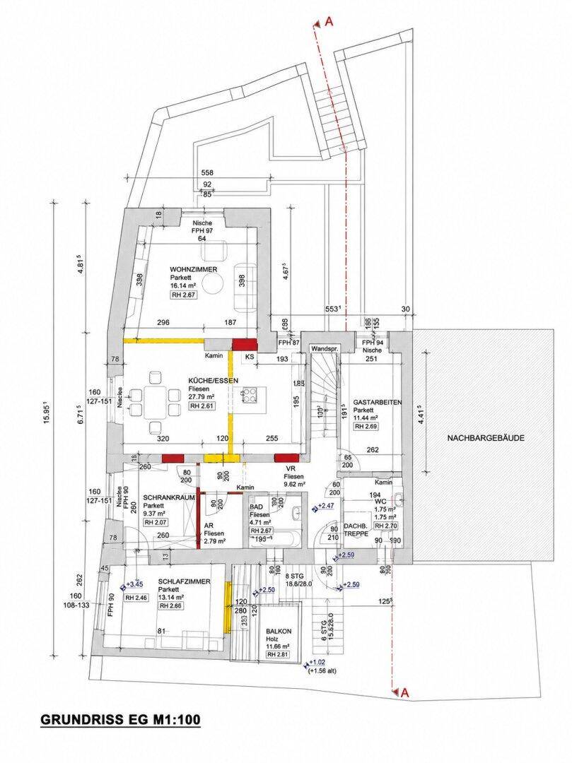Grundriss des Erdgeschosses mit offenem Wohnbereich, Küche, Schlafzimmer und Balkon.