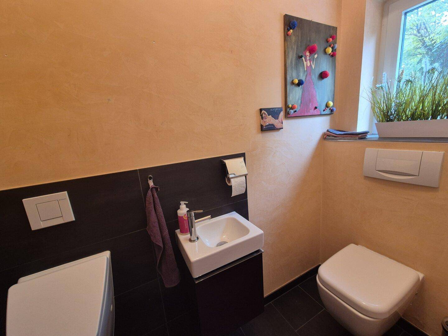 Gäste WC mit Pissoir