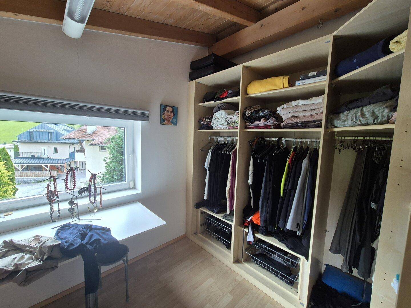 Schrankraum Masterschlafzimmer