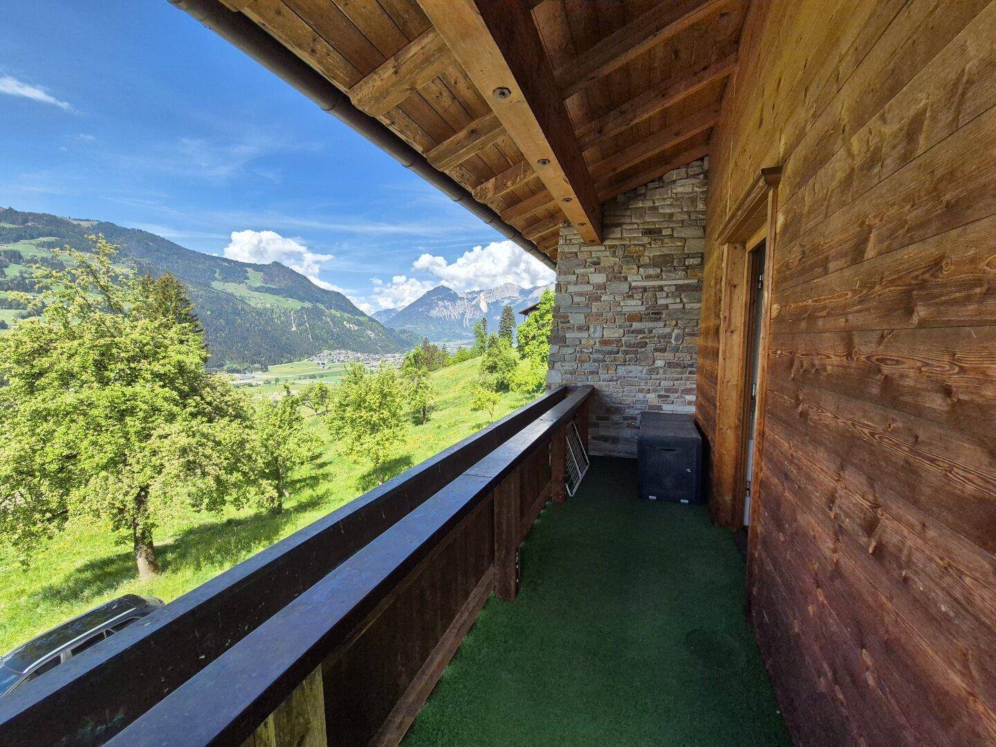 Balkon Westseite mit Aussicht