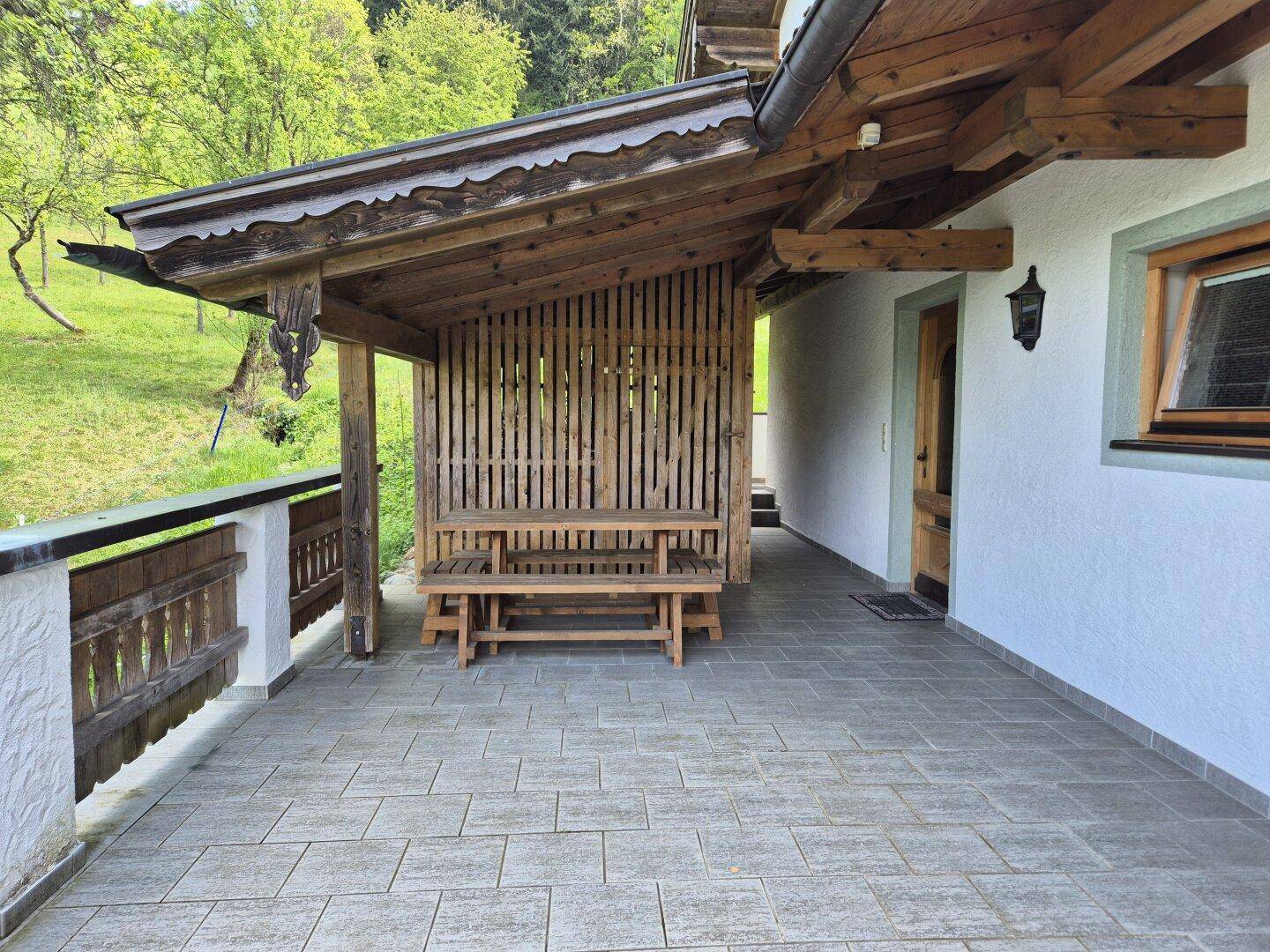 Nordterasse mit Grillstelle