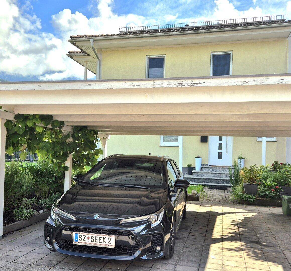 Doppelcarport mit Eingangsbereich