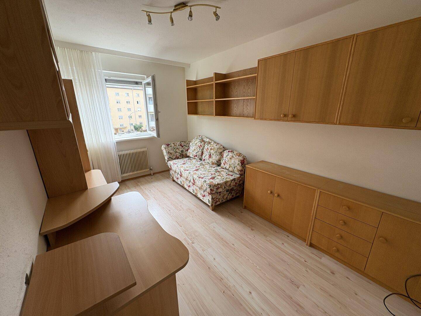 2. Schlafzimmer