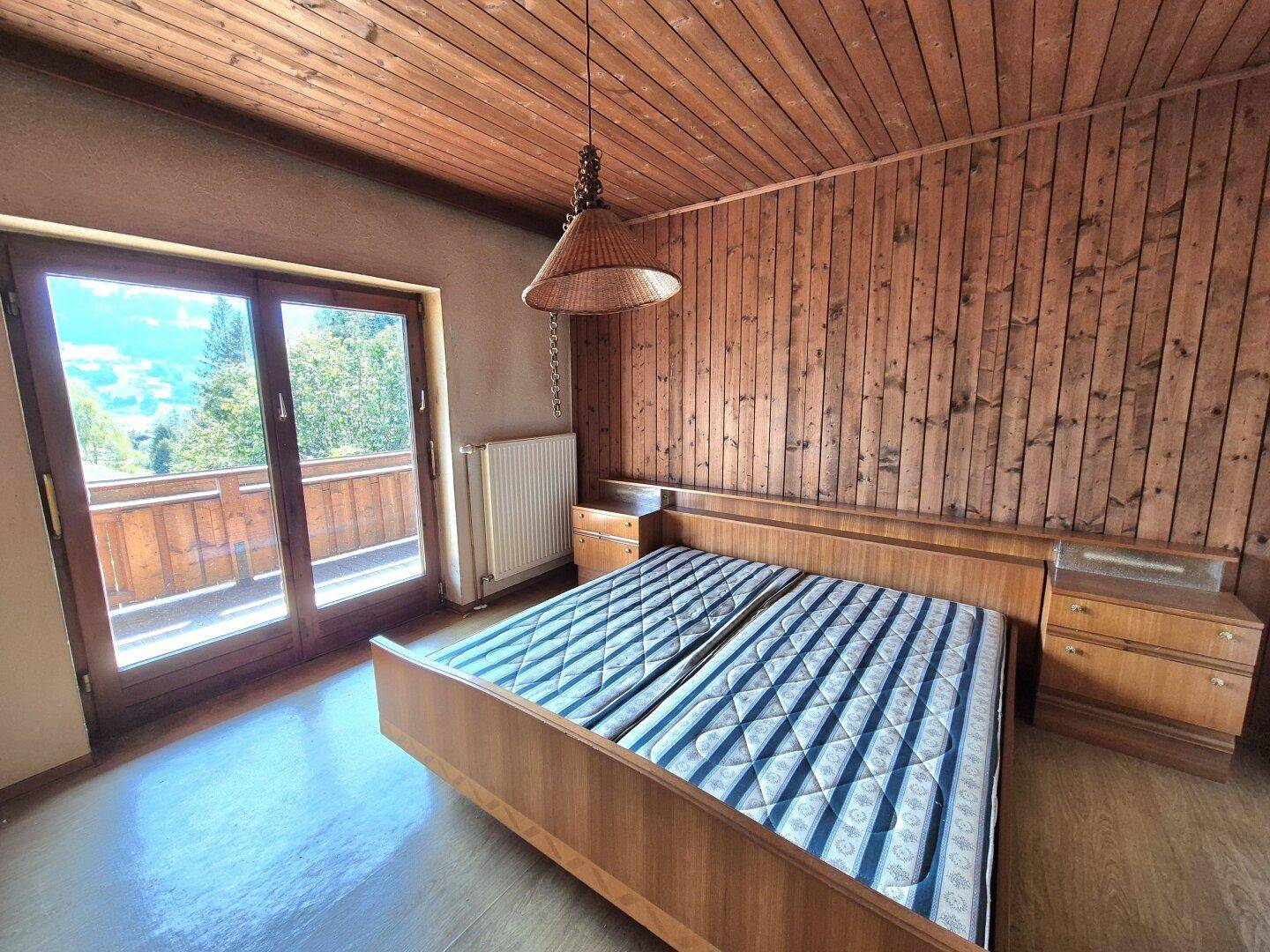 Schlafzimmer 1