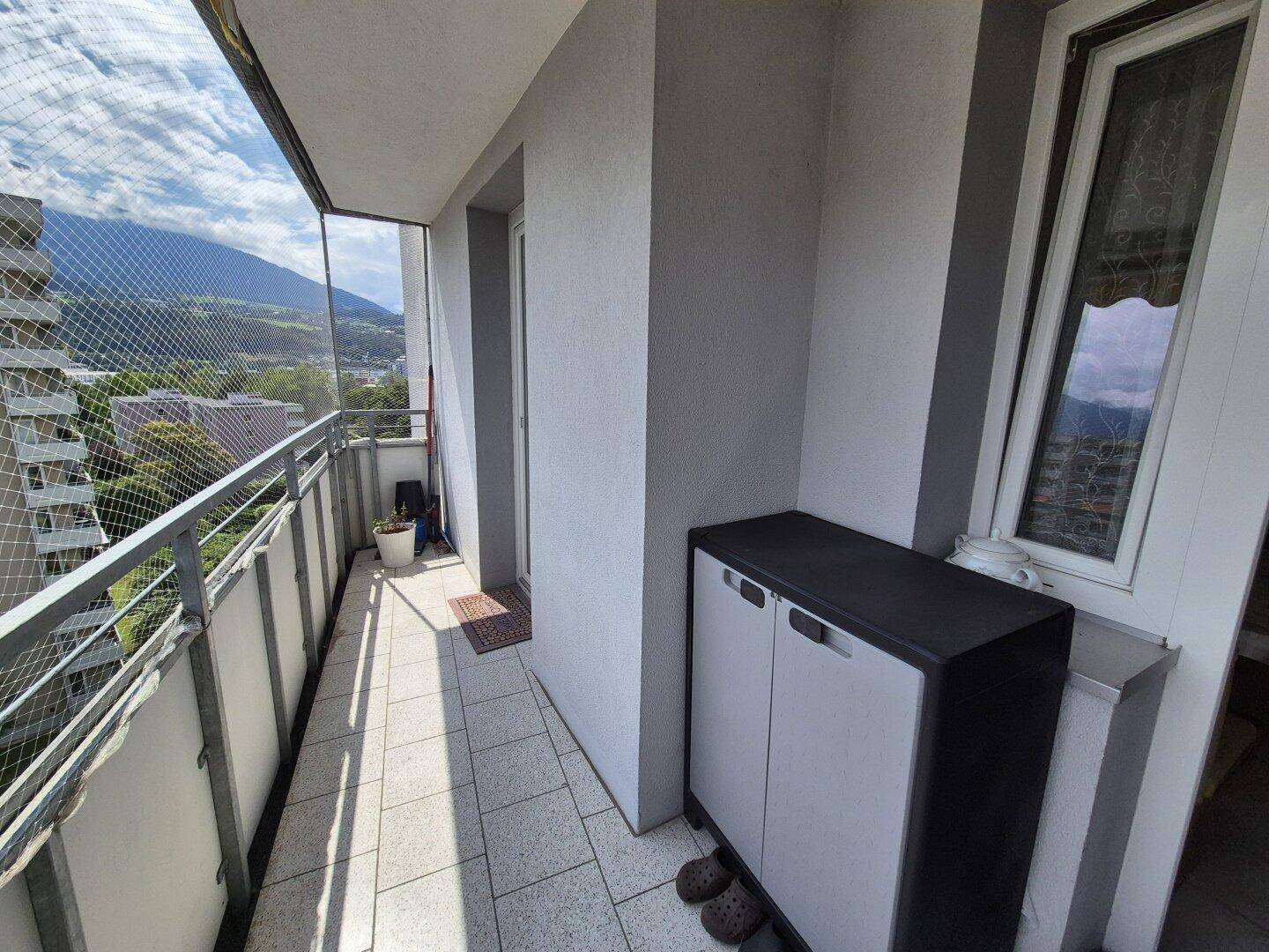großer Balkon