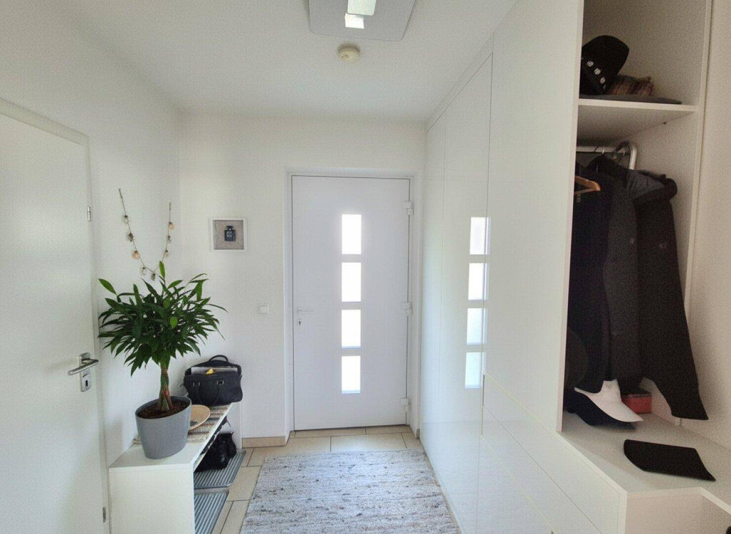 Flur mit Garderobe