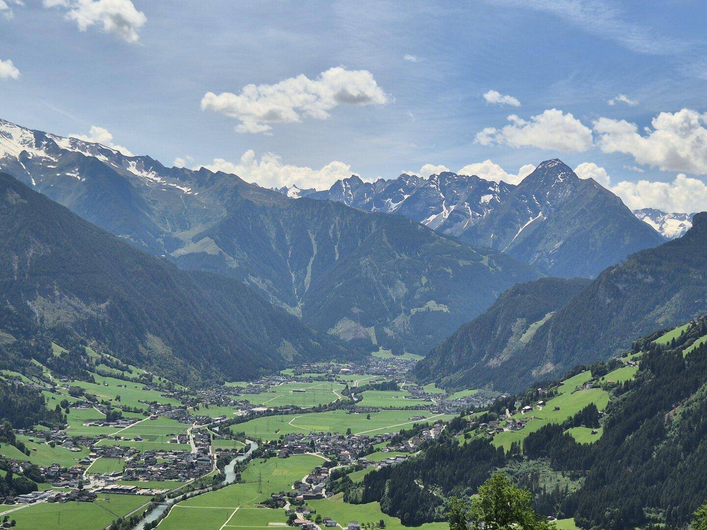 Exclusives Neubau-Chalet mit unverbaubarer Adlerhorstaussicht - Ansicht 2