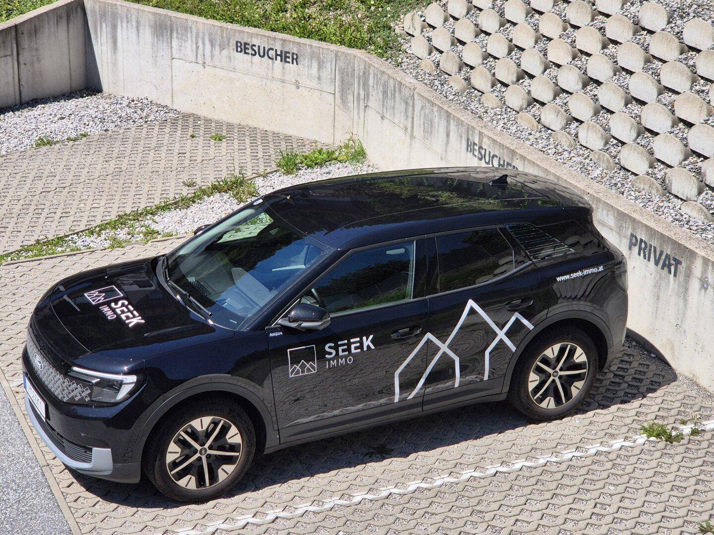inkl. Autoabstellplatz im Freien