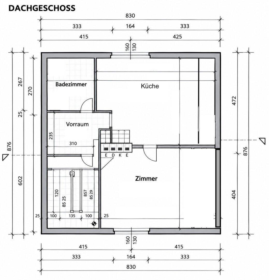 Grundriss des Dachgeschosses mit Zimmer, Küche und Badezimmer, inklusive Maßen.