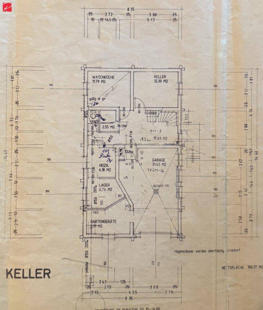 Grundriss des Kellers mit Waschküche, Lagerraum und Garage, inklusive Maßen.