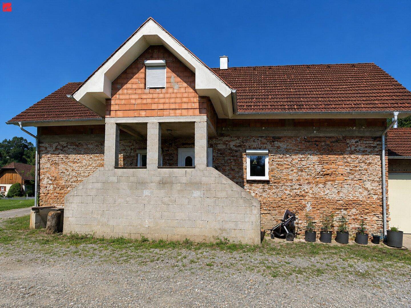 Wohnkomfort trifft Potenzial – modernisiertes Haus mit Nebengebäude - Widok 2