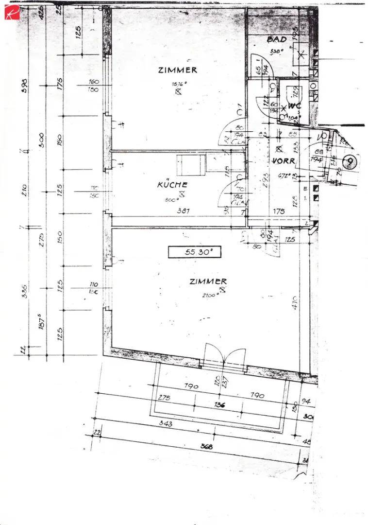 Grundrissplan mit Zimmern, Bad, WC und Balkon, inklusive Bemaßungen.