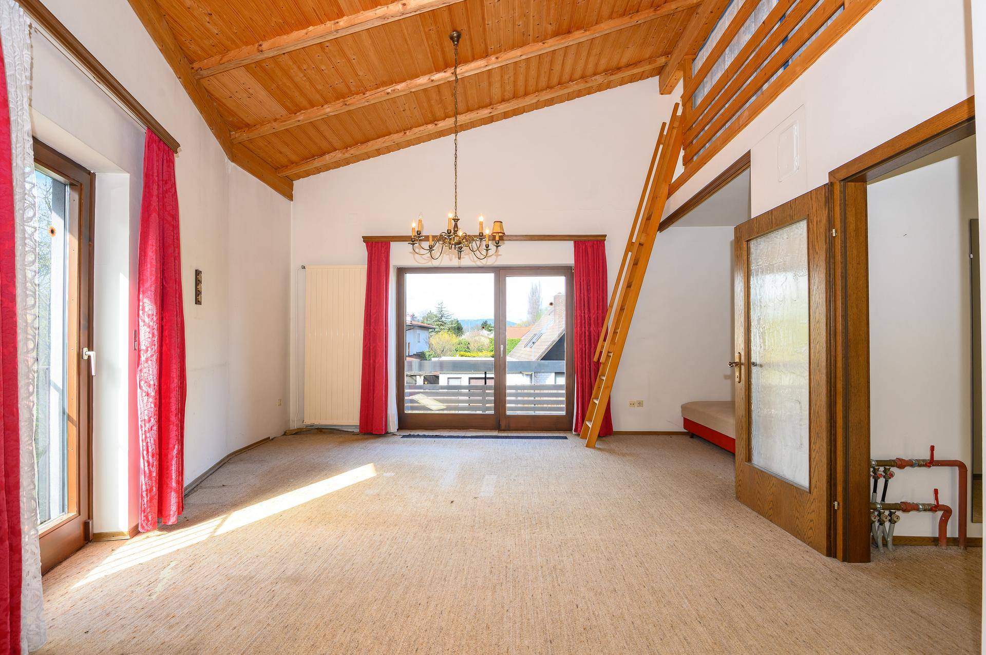 Großzügige Architektenvilla auf weitläufigem Grundstück in Toplage von Wiener Neustadt - Mehr