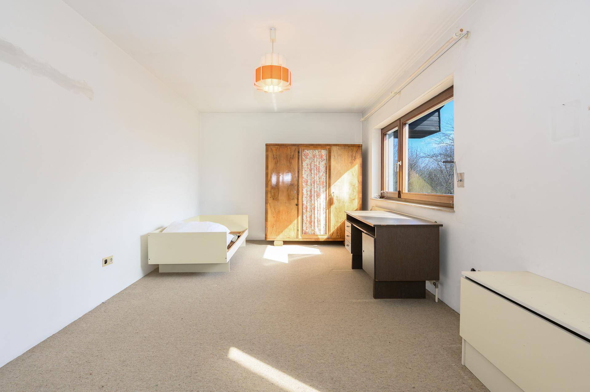 Großzügige Architektenvilla auf weitläufigem Grundstück in Toplage von Wiener Neustadt - Ansicht 6