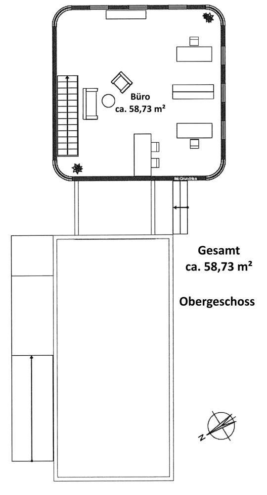 Grundriss des Obergeschosses mit Büroflächen und Treppenaufgang, ideal für flexible Gestaltung.