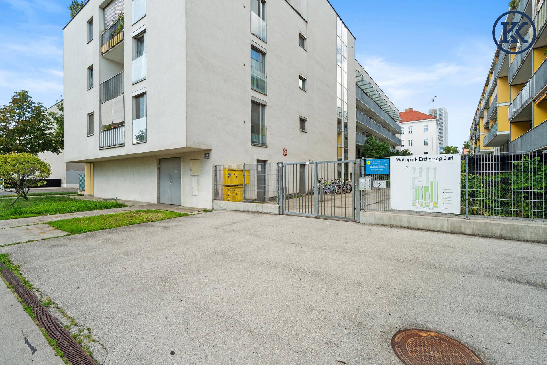 Eingang Gebäude